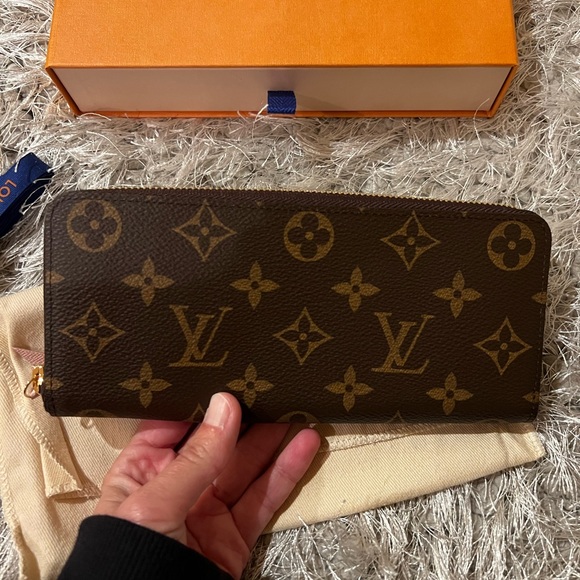 LOUIS VUITTON MONOGRAM CLEMENCE WALLET LONG ZIP - Picture 4 of 13
